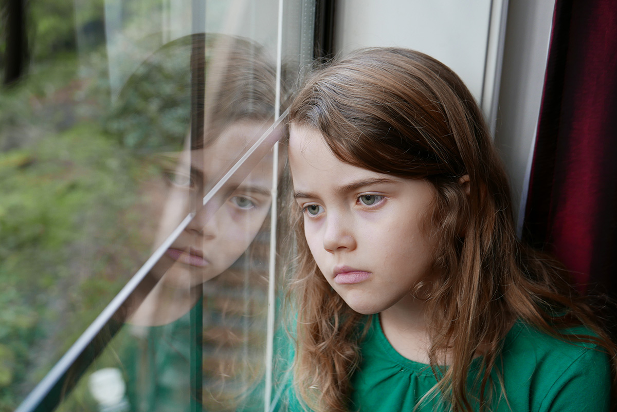 girl-looking-window